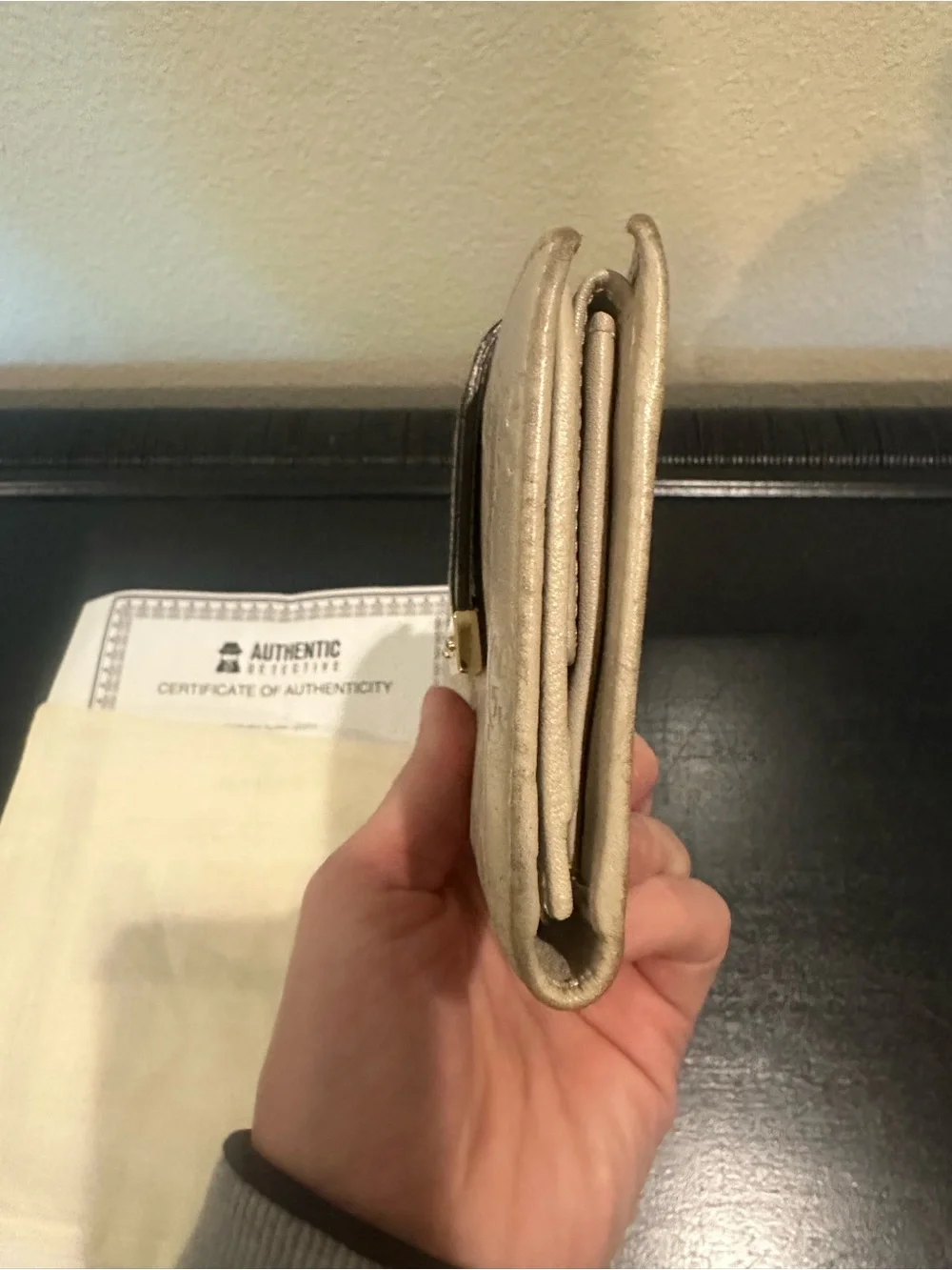 Gucci Embossed GG Leather Long Wallet in off-white with COA and Dust Bag - Picture 3 of 8